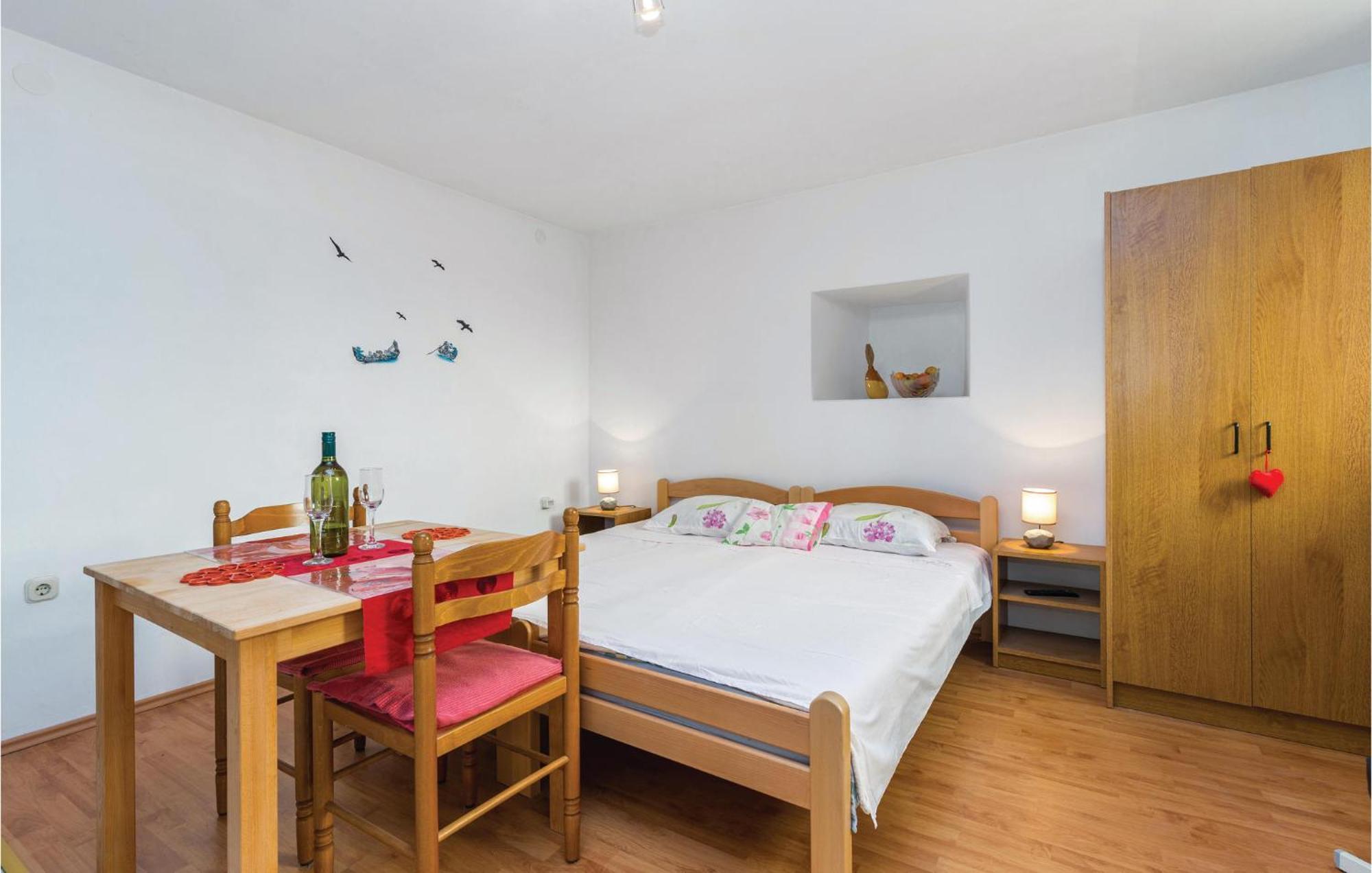 Stunning Apartment In Bakar With Kitchen ภายนอก รูปภาพ